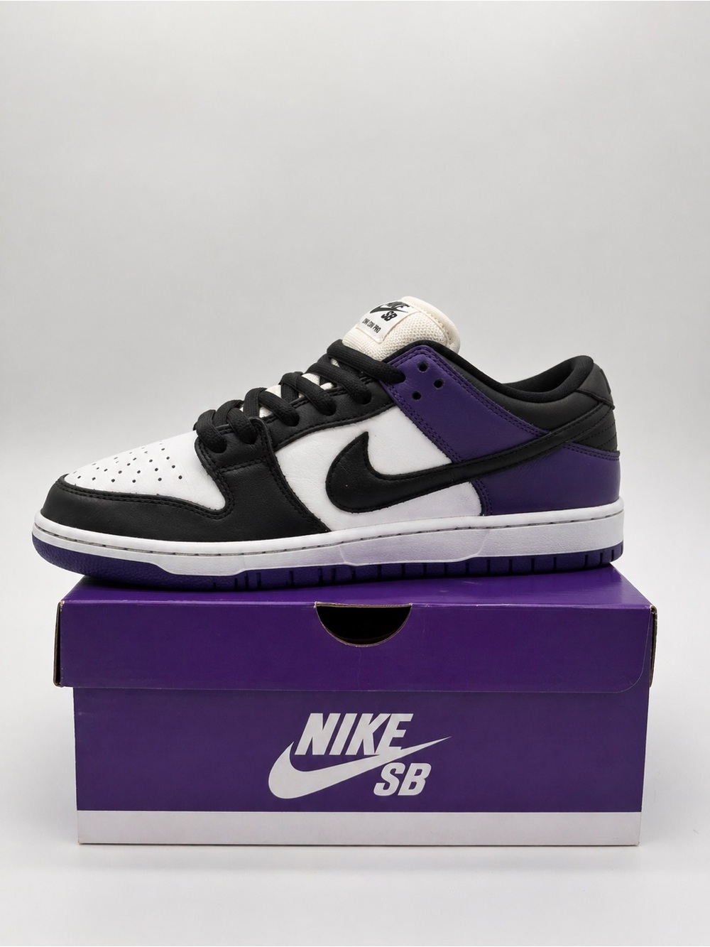 Nike Dunk Low SB Royal Court Purple